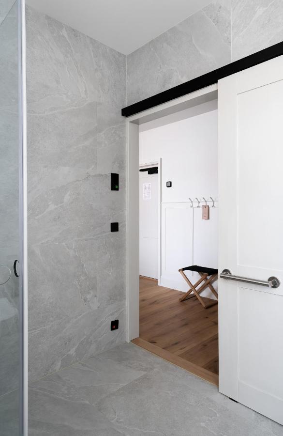 Runo Hotel Porvoo Luaran gambar A modern interior door